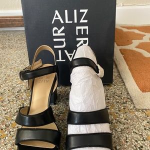 Brand new/never worn Naturalizer platform sandals. Size  8 W